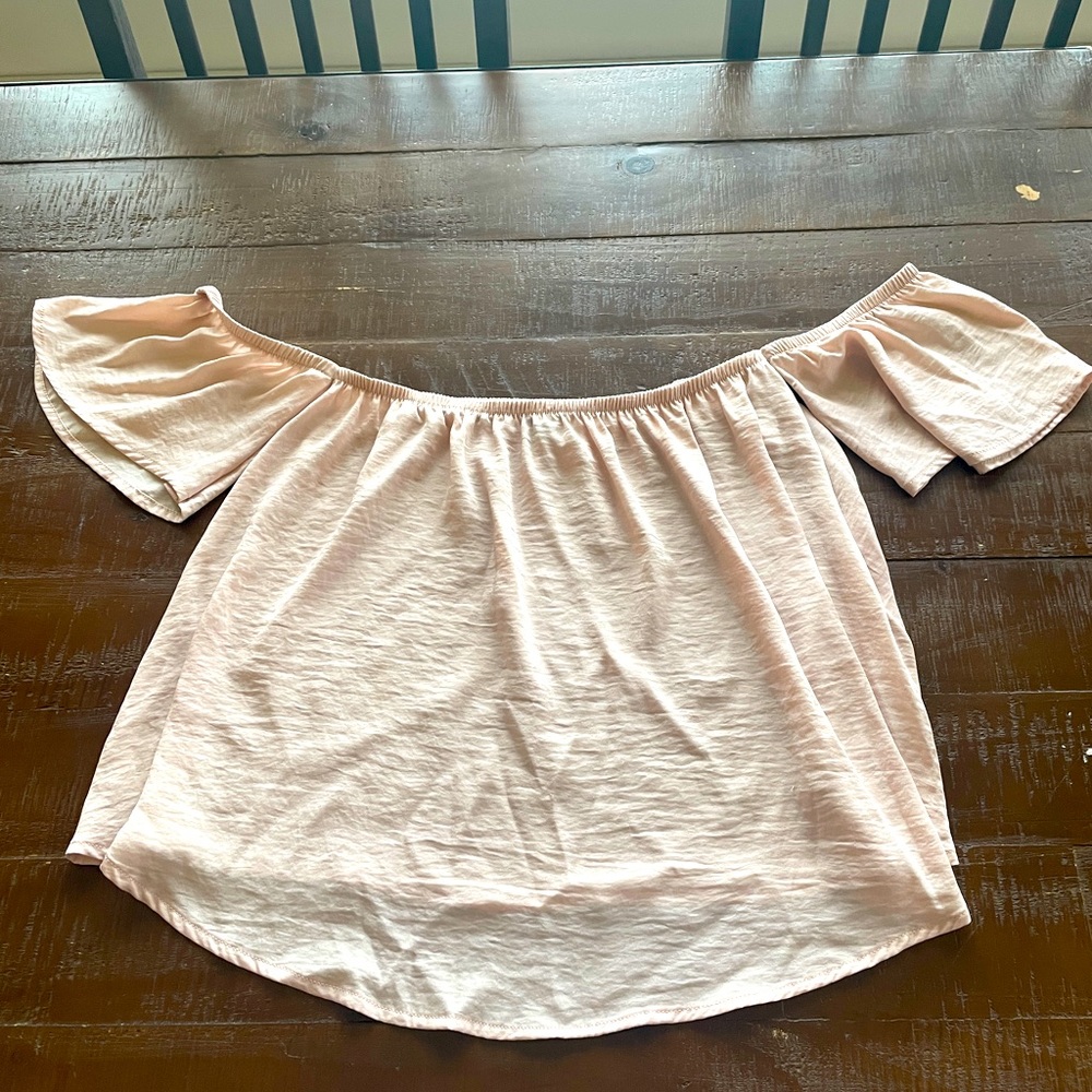 American Eagle Light Pink “Off the Shoulder” Top- S